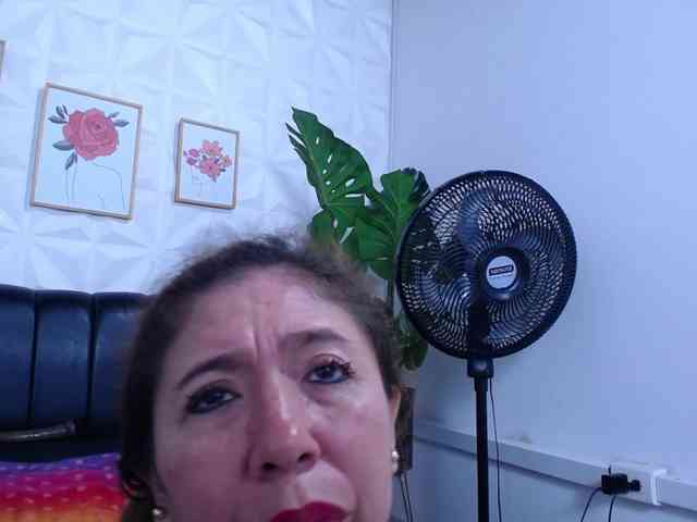 Valentina-mature webcam