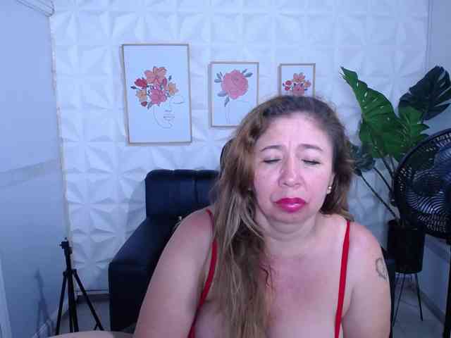 Valentina-mature webcam