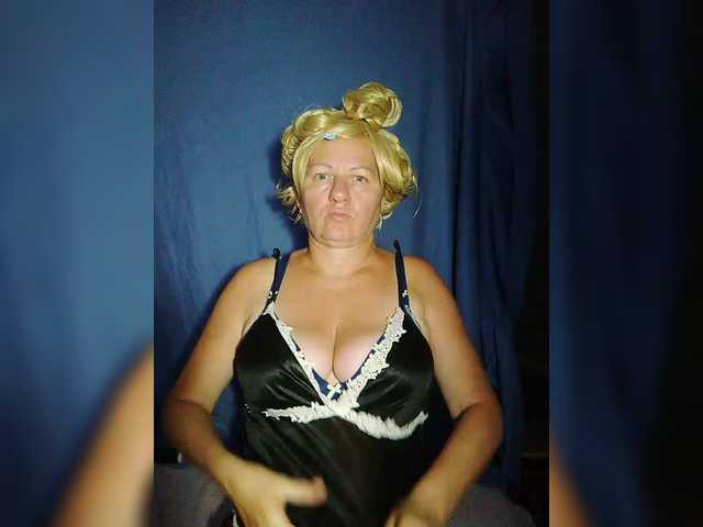 FameLara webcam