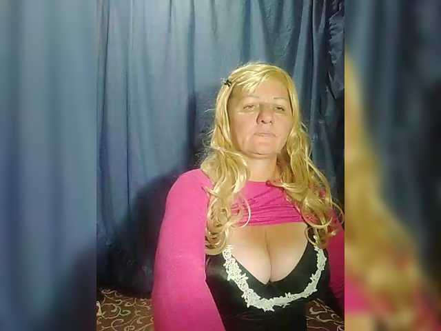 FameLara webcam