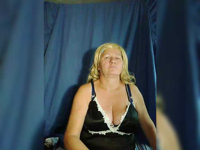 FameLara webcam