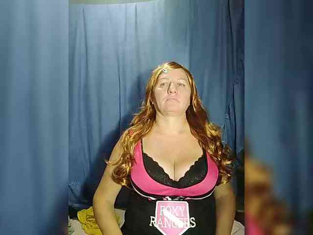 FameLara webcam