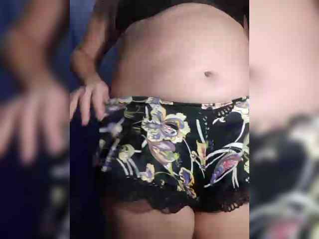 FameLara webcam