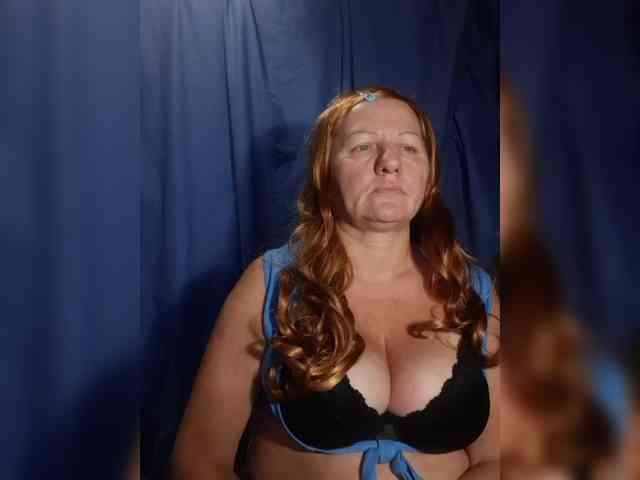 FameLara webcam
