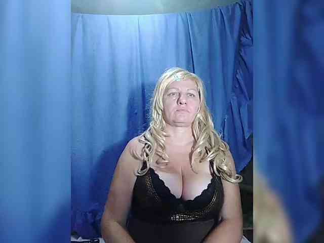 FameLara webcam