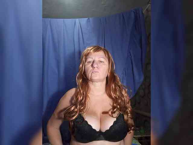 FameLara webcam