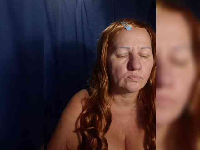 FameLara webcam