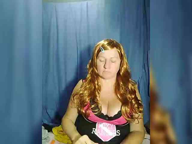 FameLara webcam