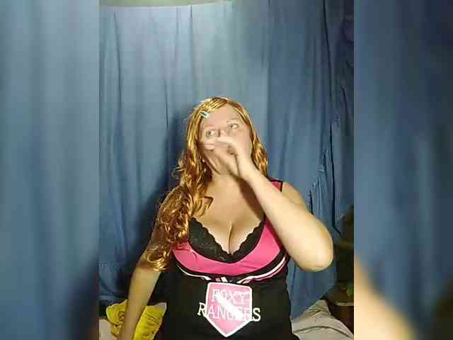 FameLara webcam