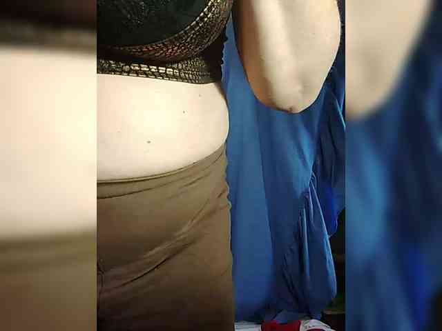 FameLara webcam