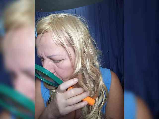FameLara webcam