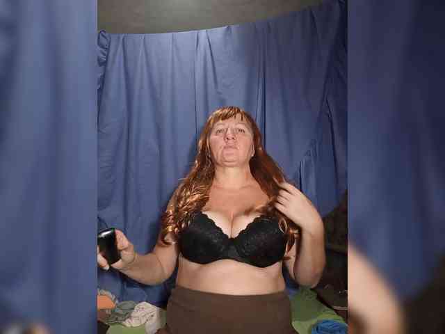 FameLara webcam