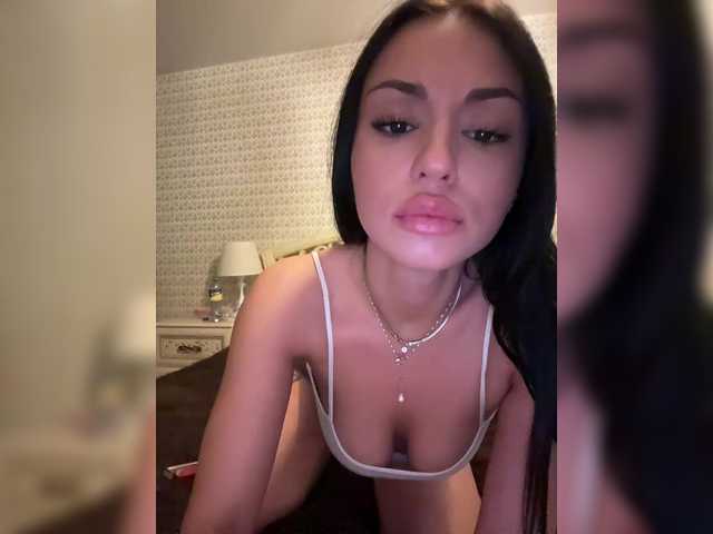 go to chat with Karoleila_07