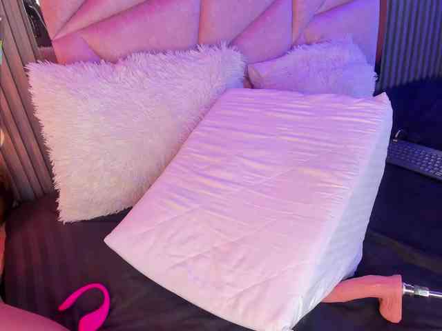 AlisseMiller webcam