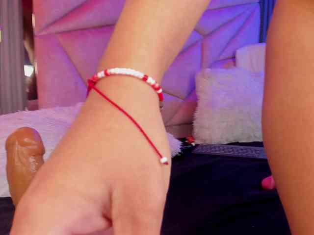 AlisseMiller webcam