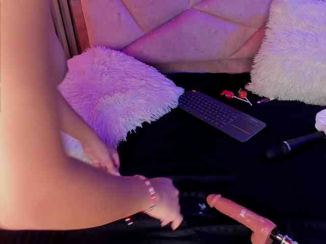AlisseMiller webcam