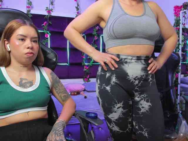 LizaAndCharlottt webcam