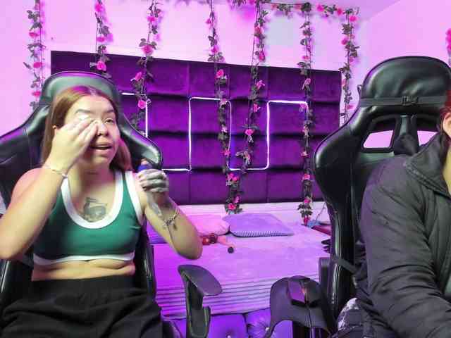 LizaAndCharlottt webcam