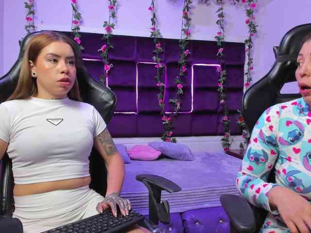LizaAndCharlottt webcam