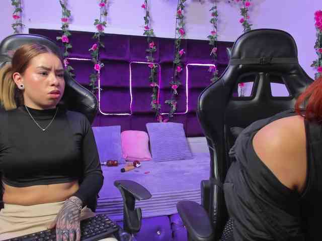 LizaAndCharlottt webcam