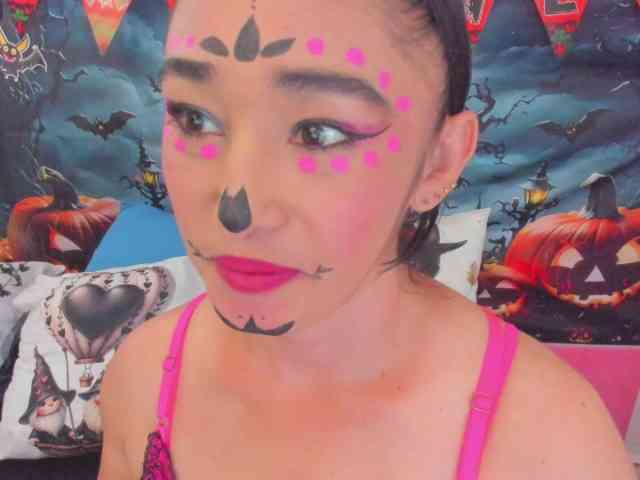 charlotte-111 webcam