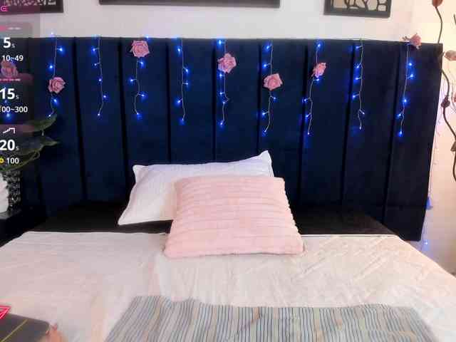 Sofia-boobs-- webcam