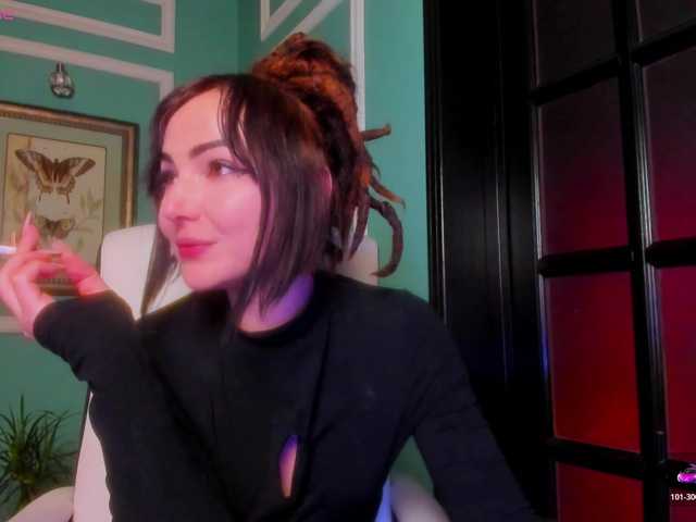 Entra en el chat con el modelo Moona-One Moona-One