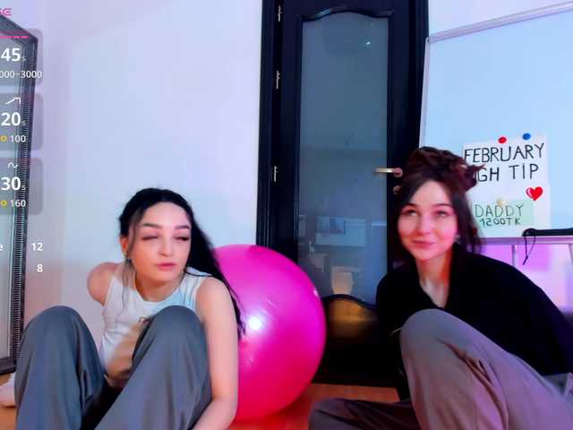 Entra en el chat con el modelo Moona-One Moona-One