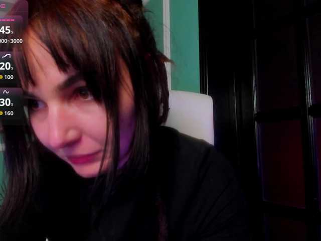 Entra en el chat con el modelo Moona-One Moona-One