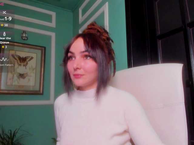 Entra en el chat con el modelo Moona-One Moona-One