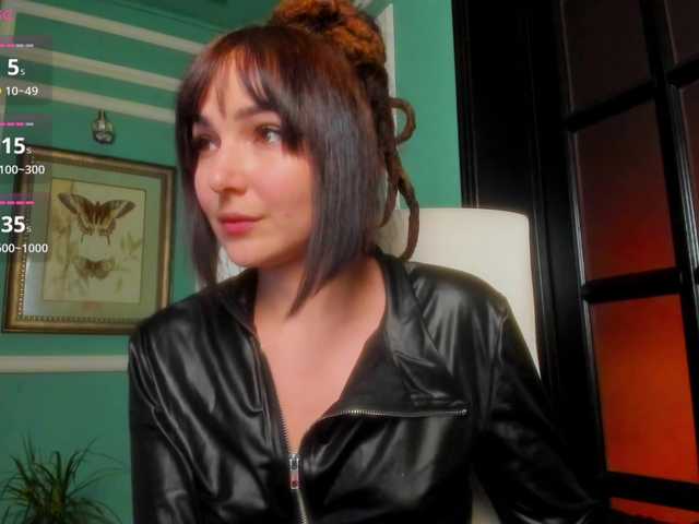 Vai a chattare su Moona-One Moona-One