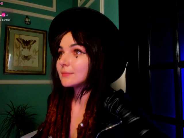 Vai a chattare su Moona-One Moona-One