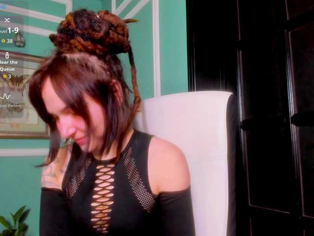 Entra en el chat con el modelo Moona-One Moona-One