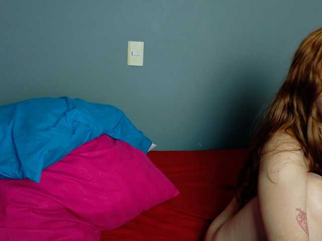 Entrez le videochat erotique avec le
modèle farianaall farianaall