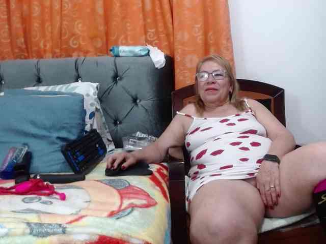 ViviannaJhonson webcam