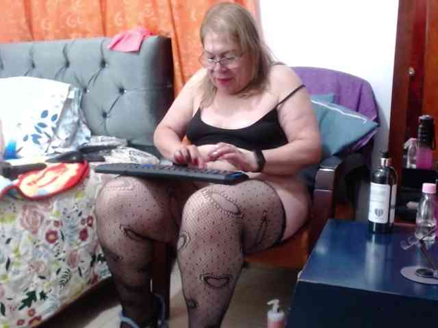 ViviannaJhonson webcam