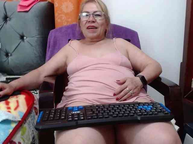 ViviannaJhonson webcam