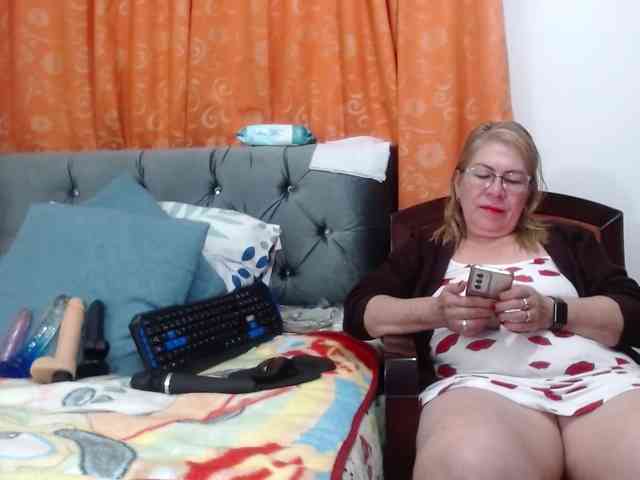 ViviannaJhonson webcam