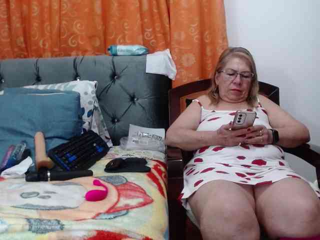 ViviannaJhonson webcam
