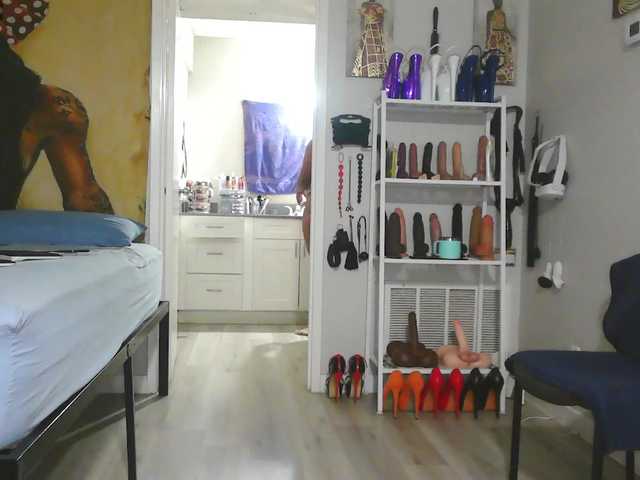 QueenAnitaDix webcam