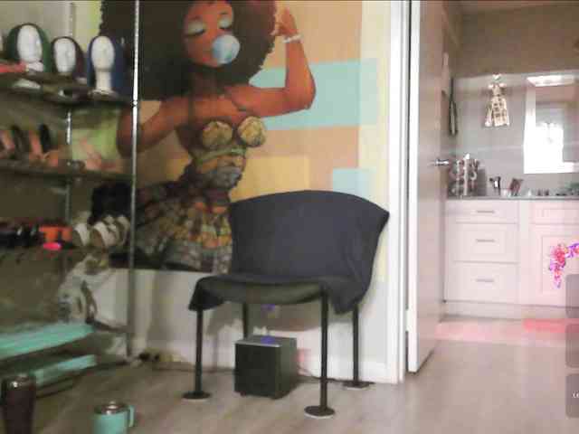 QueenAnitaDix webcam