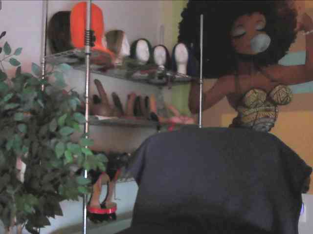 QueenAnitaDix webcam