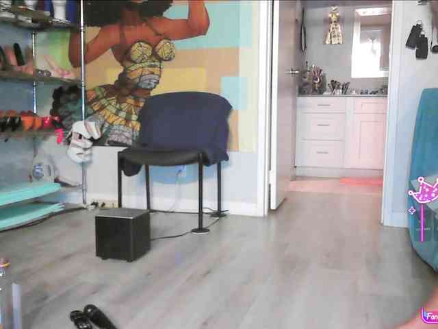 QueenAnitaDix webcam