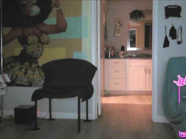 QueenAnitaDix webcam