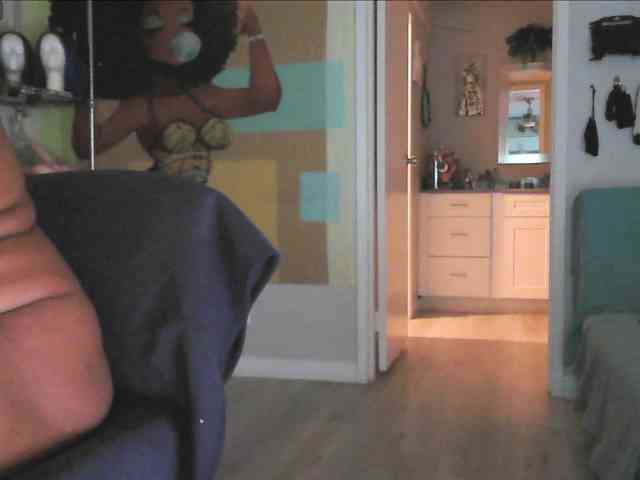 QueenAnitaDix webcam