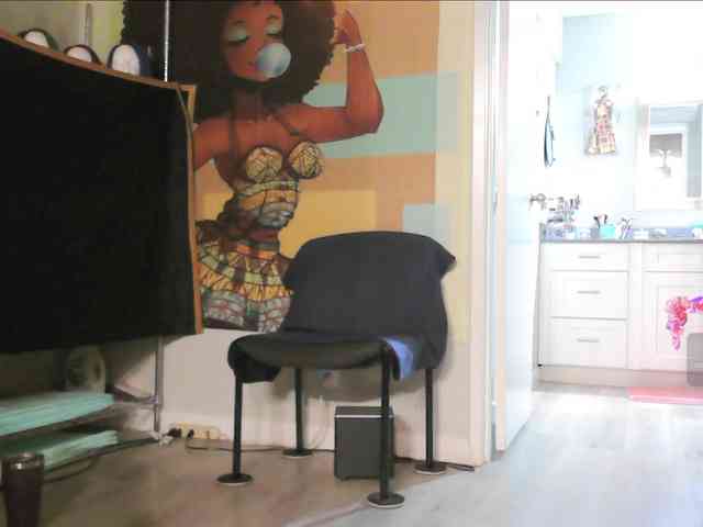 QueenAnitaDix webcam