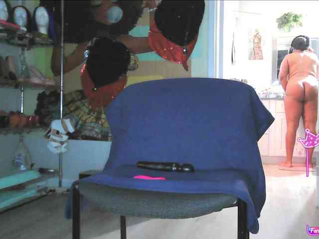 QueenAnitaDix webcam