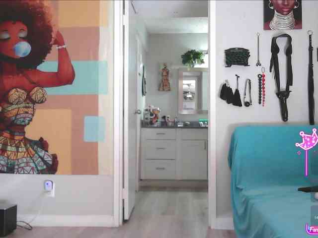 QueenAnitaDix webcam