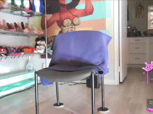QueenAnitaDix webcam