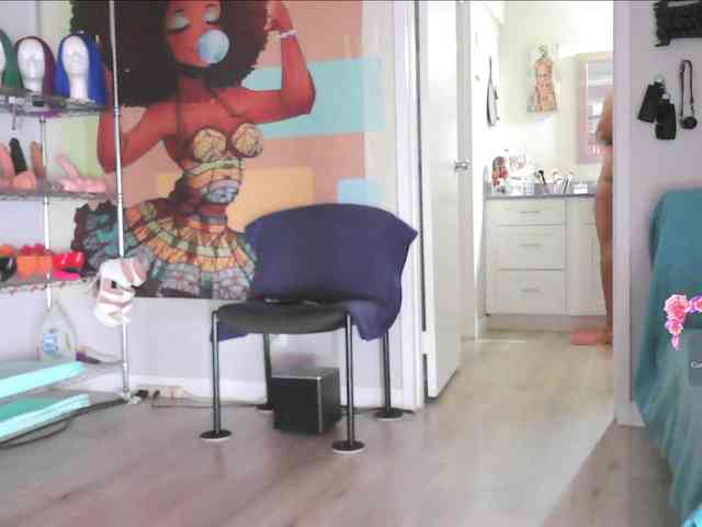 QueenAnitaDix webcam